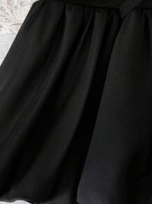 SHEIN Elladie kids Falda globo de línea A de unicolor para niñas pequeñas. El tono de unicolor exhibe un estilo elegante y el diseño de burbuja le agrega un toque lindo. La silueta de línea A favorece la figura, adecuada para bebés de todos los tipos de Body. Ya sea para juegos al aire libre, descanso casual en casa, actividades cotidianas o ocasiones especiales, esta falda permitirá que su pequeña princesa muestre su encanto único y disfrute de momentos felices. - Negro - Ver 3