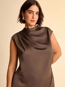 CAJUNI Vestido plisado marrón talla grande para mujer, sin mangas - Atuendos para citas nocturnas para mujer / Ropa bohemia para mujer - Básica / Blusas para salir para mujer / Ropa de mujer para otoño