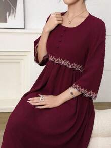 Yasmyna 刺绣镂空装饰阿拉伯风格女式连衣裙 - 紅色 - 查看 1
