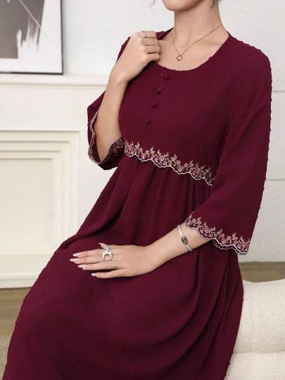 Yasmyna 刺绣镂空装饰阿拉伯风格女式连衣裙