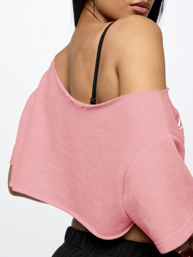 Off Shoulder Raw Hem Crop Top With Graphic Print