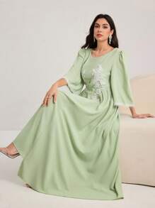 Modelyn Elegant Crew Neck Lace Applique Big Cuffs Asymmetrical Hem Waisted Women Dress, Spring/Summer - Green - View 5