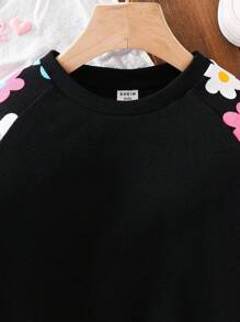 SHEIN 年轻女孩休闲 1 件可爱彩色花卉图案拼布针织圆领长袖运动衫、套头衫、运动街头风格、返校、日常穿着、万圣节 - 黑色 - 查看 5