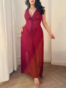 SHEIN 2 件套：大码女式性感蕾丝边网眼蝴蝶结露背娃娃睡衣配丁字裤 - 酒紅色 - 查看 2