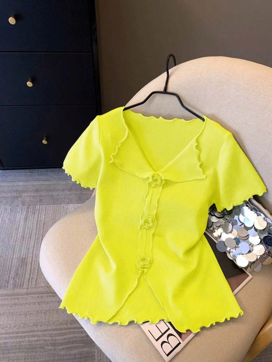 SHEIN LUNE 3D Blumen V-Ausschnitt Kurzarm Volant Saum figurbetontes Strick-Top für Frauen - Gelb - Übersicht 1