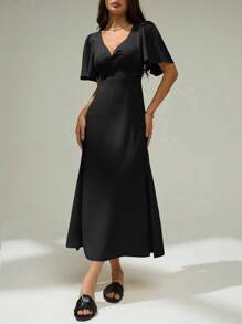 SHEIN PETITE Váy tay bồng màu trơn đơn giản cho kỳ nghỉ của phụ nữ, mùa xuân/hè, thích hợp để mặc hàng ngày, lãng mạn và thanh lịch, váy dài có phần giữa xoắn ở phía trước, tay ngắn, màu trơn, váy mùa hè cho phụ nữ - màu đen - Xem 4