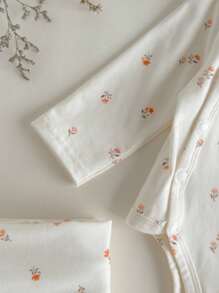 Loomiva 新生男婴/女婴 5 件套碎花针织柔软圆领长袖上衣、松紧腰裤、襁褓毯、帽子和手套 - 杏色 - 查看 4