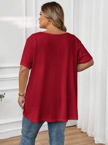 SHEIN CURVE+ 女士加大码秋冬休闲宽松纯色短袖T恤，舒适简约，适合日常穿着和假日穿着。 - 酒紅色 - 查看 2