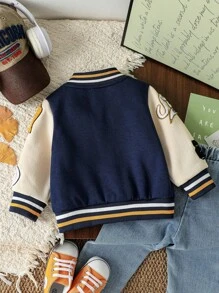 SHEIN 男婴字母徽章休闲棒球夹克，酷炫街头风，适合日常外出、大学、亲子装、派对等场合。男婴棒球夹克、男婴飞行员夹克、男婴棒球夹克套装，秋冬季日常休闲涤纶男婴夹克，下摆收口，常规袖长。 - 彩色 - 查看 3