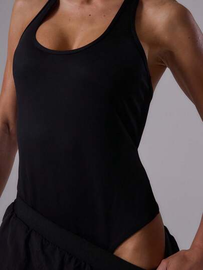 Musera Sport Sport Scoop Neck Thong Back Fitted Bodysuit Active Gym Workout Summer Padel Club Gym Fitness