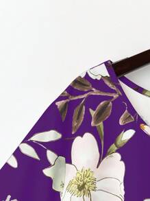 Linhara Blusa casual cómoda para mujer de talla grande con cuello redondo, manga corta y decoración de botones, con estampado floral - Multicolor - Ver 4