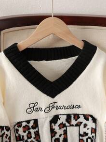 SHEIN Suéter holgado de manga larga, cuello en V, estilo callejero informal para niña preadolescente, con estampado de leopardo y logo de LA - Albaricoque - Ver 4