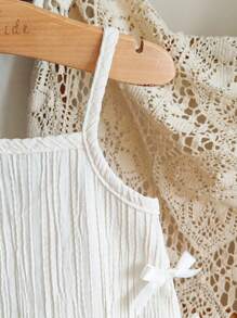 SHEIN Vintaside Kids 1 件装女婴无袖细肩带连衣裙，甜美淑女风格褶皱柔软材质蝴蝶结短款 A 字形荷叶边下摆连衣裙，适合日常、旅行、度假、百搭夏季新品的休闲装 - 杏色 - 查看 5