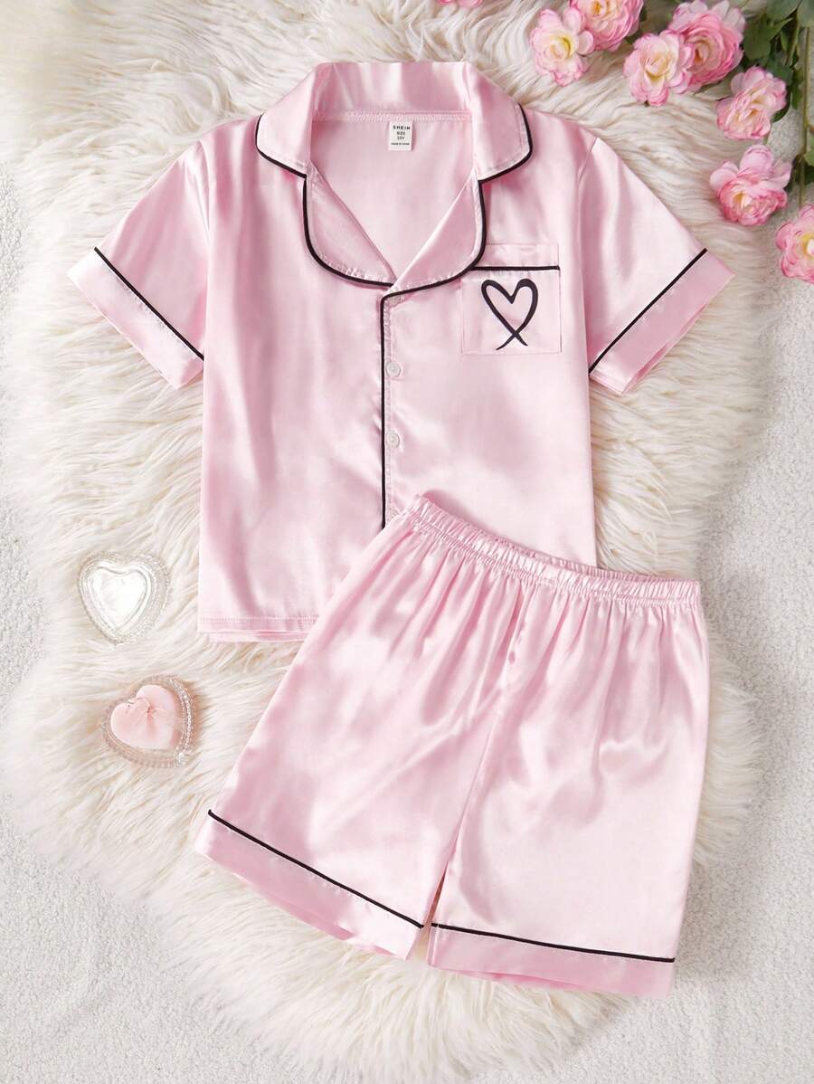 SHEIN 2 件套青少年女孩心形图案短袖上衣和短裤，家居服女孩缎面睡衣套装，返校时尚 - 淺粉色 - 查看 1