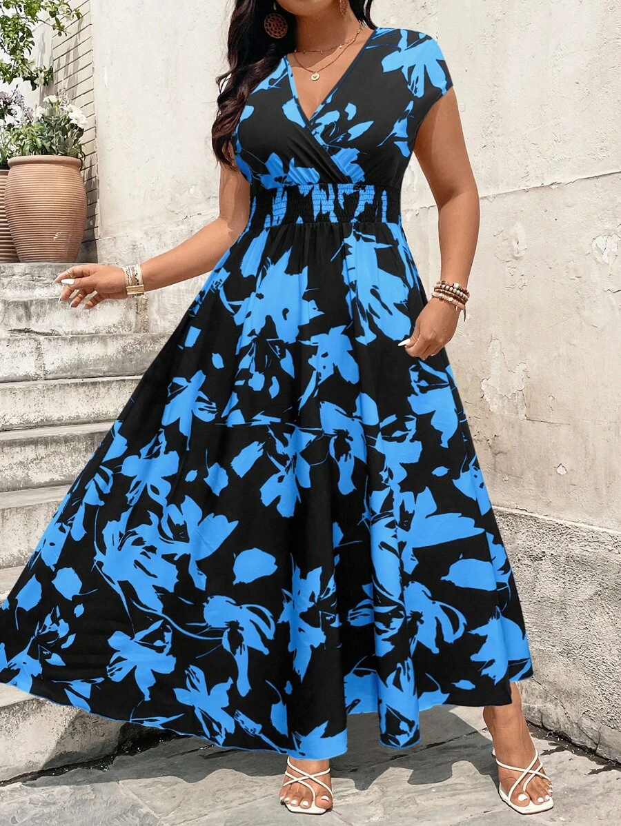 SHEIN Clasi 大码女装黑白撞色休闲V领束腰宽松连衣裙显瘦显腿长适合夏季度假 - 彩色 - 查看 1