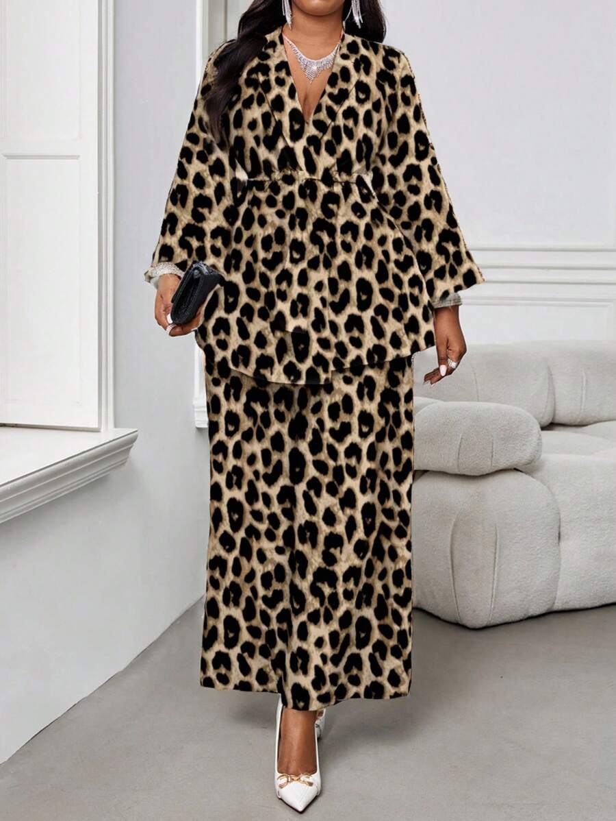 SHEIN Lady Conjuntos de vacaciones para mujer de talla grande, incluye prendas para primavera, verano, otoño e invierno, ideal para uso casual, elegante, de oficina, salida y vacaciones. Confeccionados en tejido con estampado de leopardo de colores, cuello en V, cinturón, manga larga.