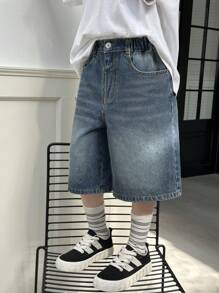 SHEIN Pantalones cortos de mezclilla bermuda de color azul oscuro lavado para niñas preadolescentes, cómodos y con estilo para uso casual en verano. Confeccionados con tela de mezclilla azul oscuro lavada con efecto vintage, con cintura elástica con cierre de botón, decoración de cadena falsa y silueta recta relajada. Adecuado para uso diario, escuela, fines de semana, vuelta al colegio, vacaciones en la playa y talla grande para mostrar tu personalidad única. - Azul lavado oscuro - Ver 5