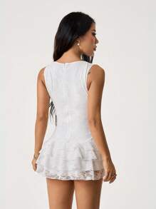 SHEIN PETITE 白色蕾丝花朵蛋糕层叠裙裤无袖荷叶边迷你连衣裙夏季假日波西米亚风格，优雅，海滩度假，女士西部装，伊比沙岛服装，狂欢服装，女士音乐会服装