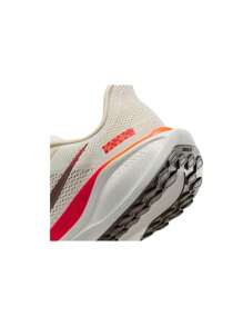 Nike 女士 Air Zoom Pegasus 41 休闲运动鞋，适合日常穿着 - 白色和紅色 - 查看 5