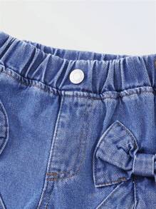 SHEIN 女婴休闲日常都市街头可爱蝴蝶结装饰简约百搭牛仔裤 - 中等水洗藍 - 查看 6