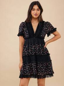 WESTFADE 花卉雪纺圆点网眼 V 领短款泡泡袖层叠迷你连衣裙夏季波西米亚牛仔乡村西部演唱会服装纳什维尔度假