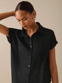 Lilora Camicia a maniche corte da donna di colore unito, alla moda per bluse da donna estive, camicia nera elegante per uscire, adatta per uscite urbane ed eleganti, per uso quotidiano e feste, adatta per l'estate e la primavera per le signore