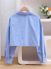 年轻女孩休闲百搭梭织条纹翻领长袖合身荷叶边下摆白衬衫，纽扣复古尖头翻领前弧形下摆白衬衫，返校，返校，夏季上衣，年轻女孩服装，娃娃装上衣，白色上衣，白衬衫，长袖上衣，可爱上衣，返校季，妈妈和女儿和姐妹搭配。 - 藍色 - 查看 6