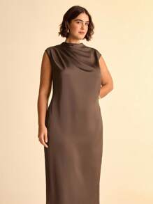 CAJUNI Vestido plisado marrón talla grande para mujer, sin mangas - Atuendos para citas nocturnas para mujer / Ropa bohemia para mujer - Básica / Blusas para salir para mujer / Ropa de mujer para otoño