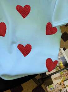 Chiquease تي شيرت نسائي بطبعة قلوب وياقة مستديرة وأكمام قصيرة موديل كاجوال فضفاض