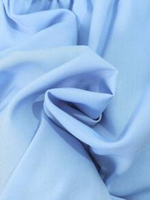 Robe d'été bleue clair avec col claudine blanc mignon