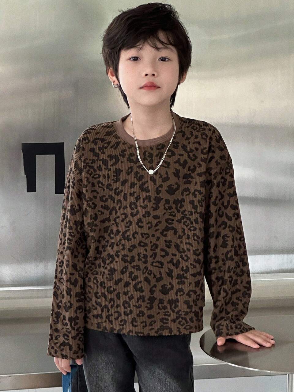 Tween Boys Loose Fit Leopard Print Crew Neck T-Shirt, Casual, Autumn