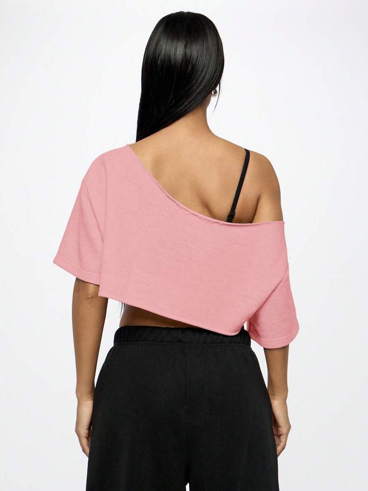 Off Shoulder Raw Hem Crop Top With Graphic Print