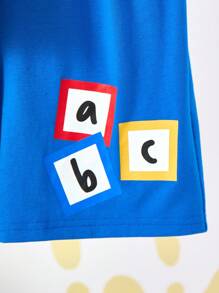 CoComelon X SHEIN 小男孩 2 件卡通可爱运动休闲风格蜡笔、玩具车、泰迪熊印花 T 恤和红蓝撞色字母印花短裤套装，适合春夏季和户外运动 - 藍色 - 查看 5