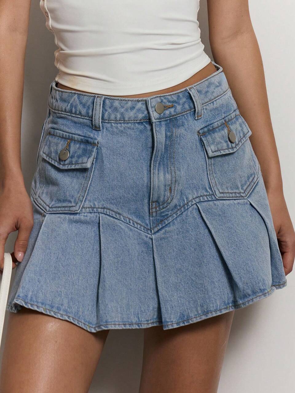 Light Blue Denim Pleated Pocket Mini Skirt For Women, Cute Summer Casual Everyday Vacation Western Ibiza Festival Office Wear Nashville Chic