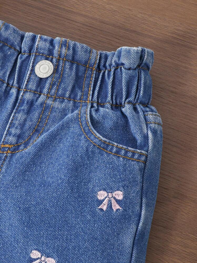 SHEIN 女婴可爱蝴蝶结刺绣喇叭牛仔裤，松紧腰，Y2K 学院风，休闲，可爱，复古，适合 2025 年秋冬外出 - 中等水洗藍 - 查看 4