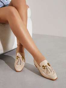 CUCCOO BIZCHIC Fashionable Fringe Loafers With Horse Bit Buckle And Flat Sole For Summer Vacation Shoes Summer Elegant Basics Business Casual Business Chic Spring Shoes Spring Break Easter