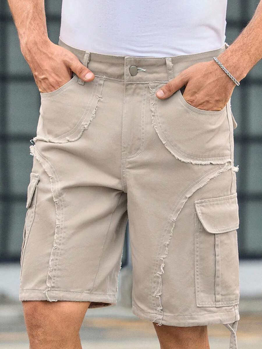 Manfinity VCAY Quần short denim cạp vừa, họa tiết chắp vá bất đối xứng, viền tua rua, thường ngày cho nam, quần short nam, quần short nam, quần short kaki, quần short nam, quần short túi hộp cho nam - Màu be - Xem 1