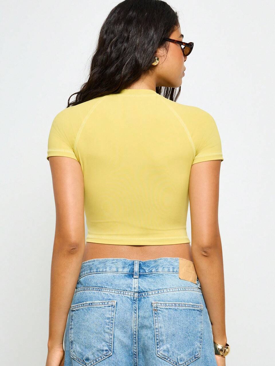 AiiRZ Fitted Crop Top Summer Essential Crew Neck Basic Short Sleeve Form Fitting Slim T-Shirt Casual Daily Wear Fashion Modern Minimal Style