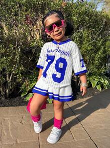 Kleine Mädchen 2-teiliges Sportset, Ziffernprint T-Shirt & Rock, lässige Alltagsmode, vielseitige Streetwear