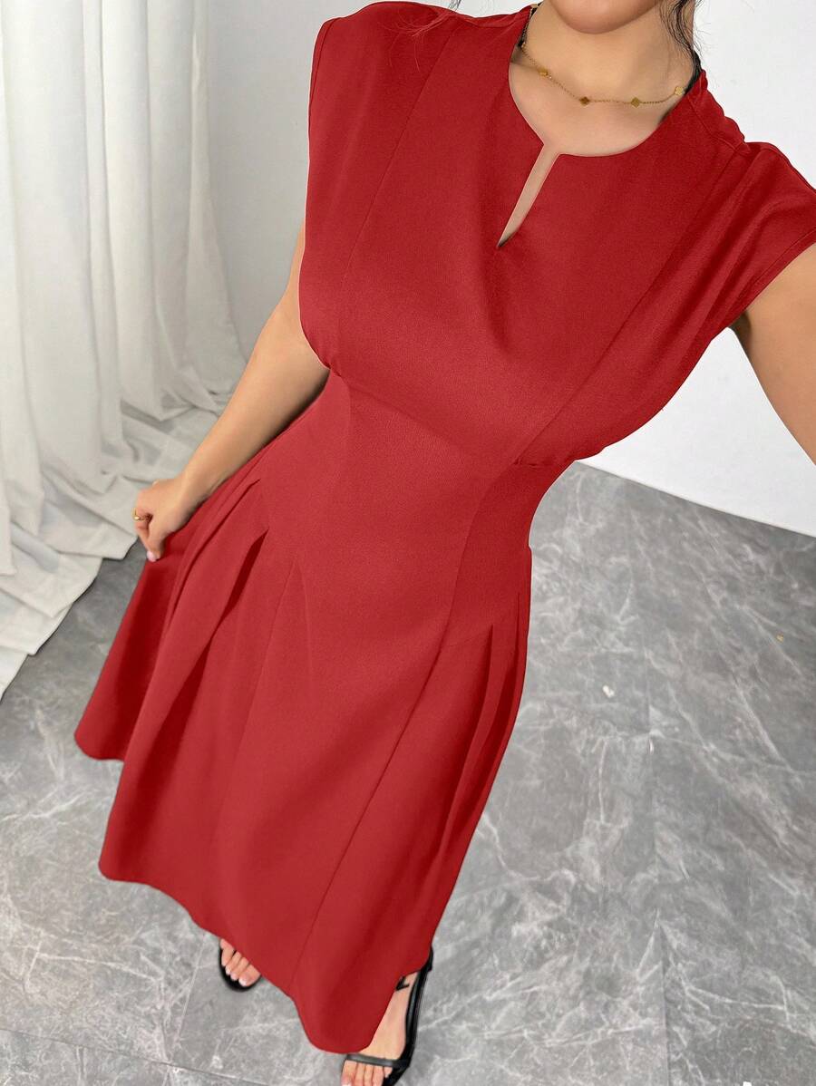 Modelyn 女士简约优雅修身 V 领长款纯色连衣裙，适合通勤和日常穿着