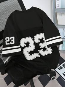 Manfinity Campus Court 男士休闲 V 领 T 恤，印有数字 23，年轻街头风格运动衫，图案 T 恤，图案 T 恤，趣味衬衫，超大夏季 - 黑色 - 查看 2