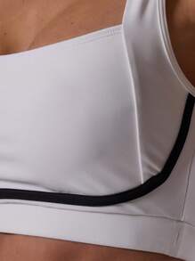 Musera Sport 运动圆领粗肩带撞色滚边运动文胸，适合健身房、夏季、板式网球俱乐部、健身房等场所穿着。 - 黑與白 - 查看 6