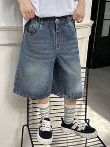 SHEIN Pantalones cortos de mezclilla bermuda de color azul oscuro lavado para niñas preadolescentes, cómodos y con estilo para uso casual en verano. Confeccionados con tela de mezclilla azul oscuro lavada con efecto vintage, con cintura elástica con cierre de botón, decoración de cadena falsa y silueta recta relajada. Adecuado para uso diario, escuela, fines de semana, vuelta al colegio, vacaciones en la playa y talla grande para mostrar tu personalidad única. - Azul lavado oscuro - Ver 3