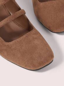 CUCCOO DOLLMOD Braune Wildleder Mary Jane Schuhe, modischer Schulmädchen-Stil mit mehreren Riemen und klobigen Absätzen - Braun - Übersicht 7