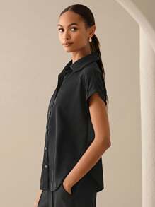 Lilora Camicia a maniche corte da donna di colore unito, alla moda per bluse da donna estive, camicia nera elegante per uscire, adatta per uscite urbane ed eleganti, per uso quotidiano e feste, adatta per l'estate e la primavera per le signore