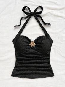 Soleia 度假挂脖 V 领花卉金属扣白色针织纹理修身背心，适合度假、音乐节、波西米亚风、节日约会、下午茶