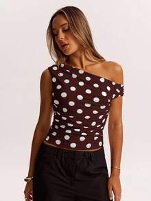 SHEIN BAE 夏季红白波点印花简约休闲不对称领口T恤，适合早午餐、外出、约会、通勤休闲、巡航女士、伊比沙岛、波点上衣 - 咖啡棕 - 查看 4