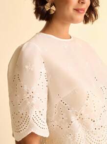 CAJUNI Áo kiểu nữ cỡ lớn dáng rộng, tay ngắn, thêu lỗ, thích hợp mặc đi nghỉ mát. - trắng - Xem 5