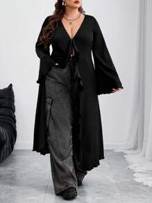 SHEIN CURVE+ Ropa de vuelta al colegio para mujer talla grande con cuello en V, manga acampanada y nudo delantero, suéter de punto negro, ropa de mujer talla grande, ropa de otoño para mujer, ropa de invierno para mujer con curvas