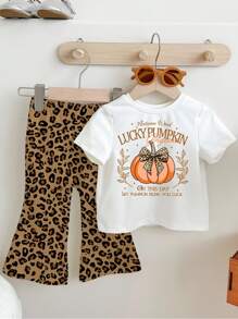 SHEIN 2 件套年轻女孩休闲简约万圣节卡通图案圆领短袖上衣和豹纹阔腿裤套装，适合夏季